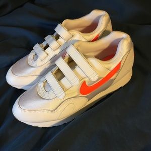 Women’s Size 9 Nikes